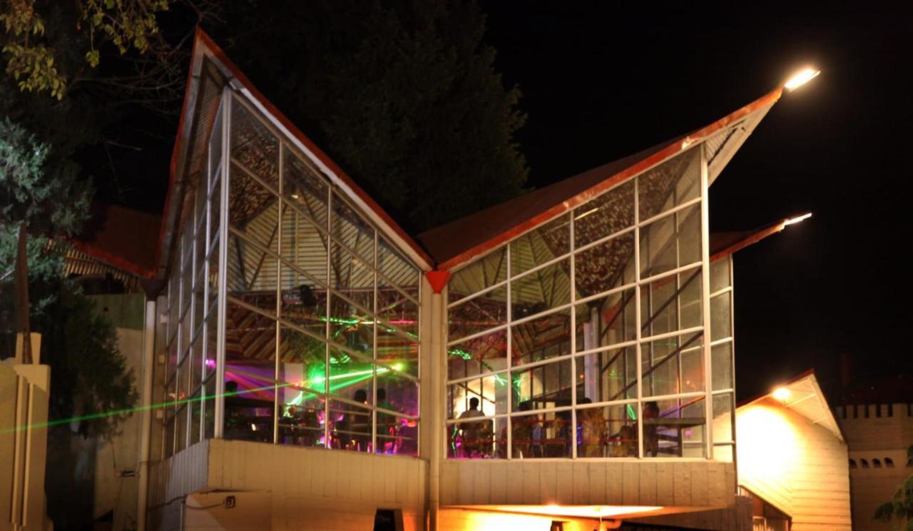 Hotel Arif Castle, Нейнитал Екстериор снимка