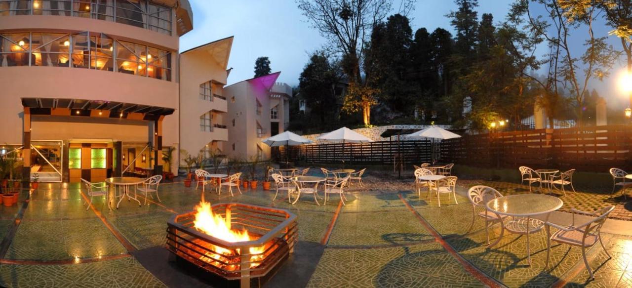 Hotel Arif Castle, Нейнитал Екстериор снимка