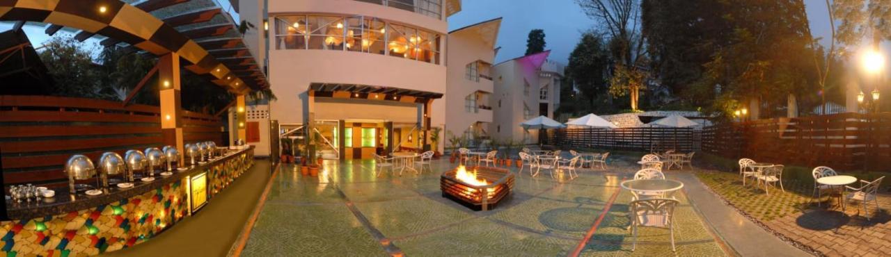 Hotel Arif Castle, Нейнитал Екстериор снимка